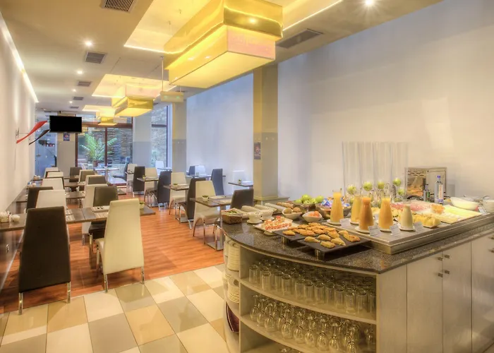 Hotell Nh 4*