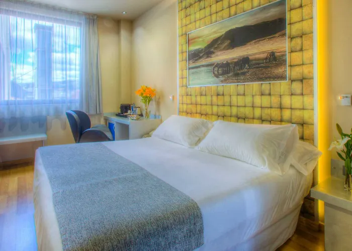 Hotell Nh 4*